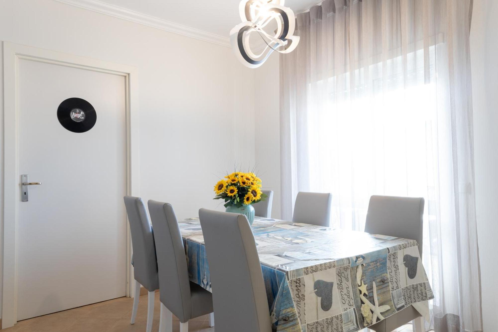 Vinyl Flat Bed & Breakfast - Rooms Lagos Exterior foto